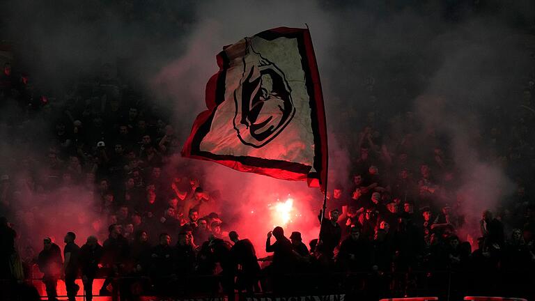 AC Mailand - Inter Mailand       -  Ultras von Milan und Inter sollen Verbindungen zur Mafia haben.