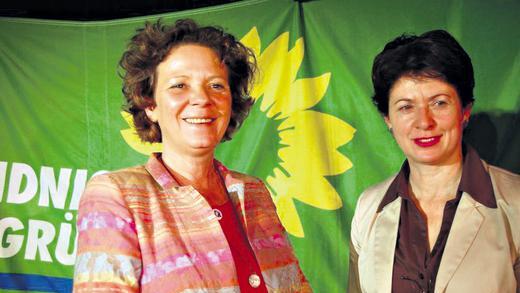 Forderten mehr Rechte für Flüchtlinge: Europaabgeordnete Barbara Lochbihler (rechts) und Ex-MdL Simone Tolle von den Bündnisgrünen. Forderten mehr Rechte für Flüchtlinge: Europaabgeordnete Barbara Lochbihler (rechts) und Ex-MdL Simone Tolle von den Bündnisgrünen.