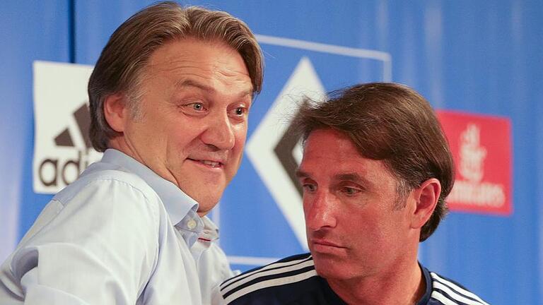 Trainingsauftakt Hamburger SV       -  Die Macher beim Bundesliga-Dino Hamburger SV: Coach Bruno Labbadia (rechts) und Vorstandsvorsitzender Dietmar Beiersdorfer.