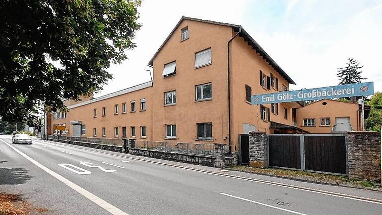 Bäckerei Götz       -  Die Geschichte der Bäckerei Götz ist lang. Sie begann in der Ortsmitte von Margetshöchheim, zog dann Anfang der 1930-er Jahre in den an den südlichen Rand um. So sah das Götz-Gelände im Jahr 2009 aus.