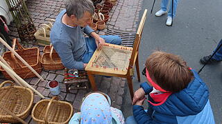 Das sonnige Wetter lockte zahlreiche Besucher auf den Bischofsheimer Frühlingsmarkt.
