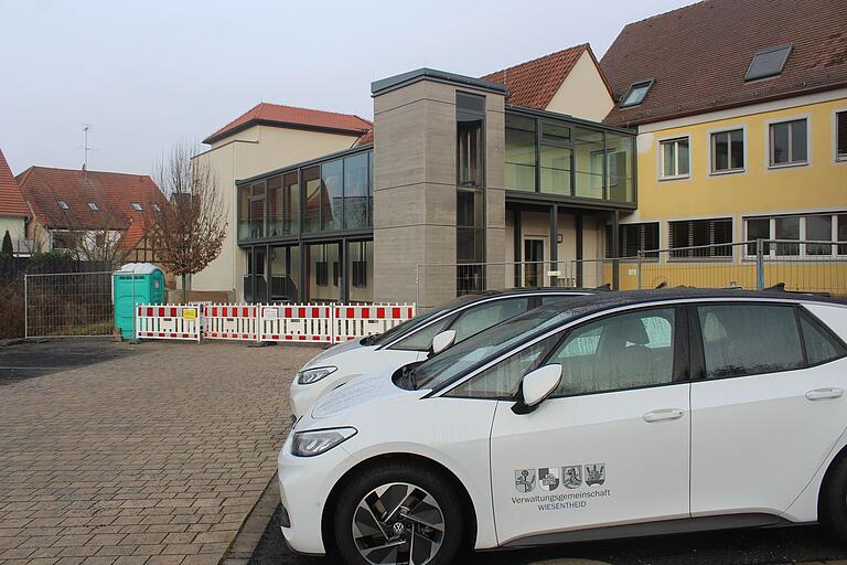 Der kostspielige Umbau mit Erweiterung des Rathauses fordert den Markt Wiesentheid Der kostspielige Umbau mit Erweiterung des Rathauses fordert den Markt Wiesentheid
