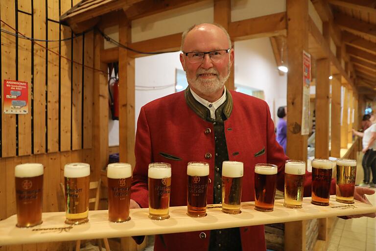 Das 'Meterbier' mit zehn verschiedenen Bierproben war besonders bei den jungen Leuten sehr beliebt.