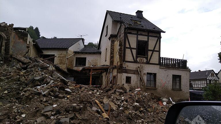 Überall nur noch Verwüstung: Die Katastrophe an der Ahr zerstörte Häuser, Brücken und Straßen. Überall nur noch Verwüstung: Die Katastrophe an der Ahr zerstörte Häuser, Brücken und Straßen.
