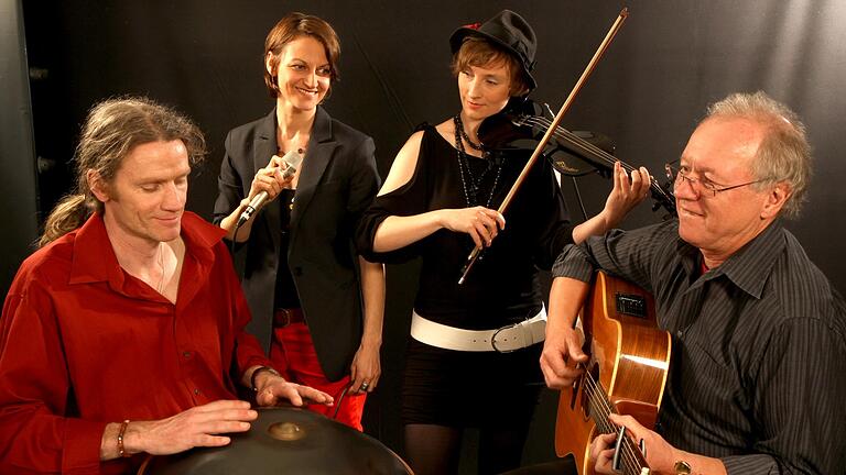 Die Band Balladeire (von links): Markus Reich, Christine Burock, Corin Hild und HO. Moritz       -  Die Band Balladeire (von links): Markus Reich, Christine Burock, Corin Hild und HO. Moritz