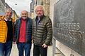 Fast am Ziel sind Reiner Mehrlich, Ferdinand Heilgenthal und Ferdinand Haas von der BI Wasser e. V. Hofstetten, hier vor dem Verwaltungsgericht Würzburg. Die FWM-Brunnen müssen zurückgebaut werden, falls nicht ein neues Projekt doch noch eine Notwendigkeit ergibt.