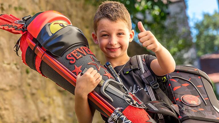 Erstklässler Severin Sauer ist stolz darauf, endlich ein Schulkind zu sein.