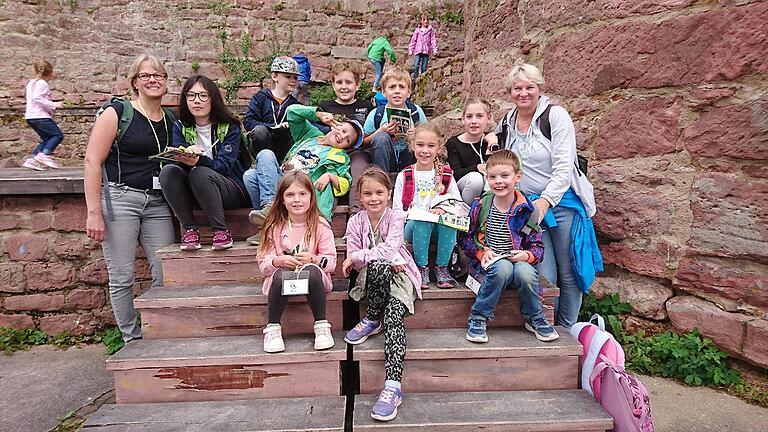 Im Ferienprogramm ging es zur Scherenburg.       -  Im Ferienprogramm ging es zur Scherenburg.