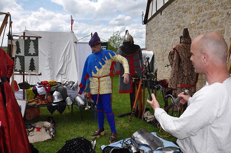 Teil des Programms zu 500 Jahre Bauernkriege ist ein Mittelaltermarkt in Würzburg. Hier ein Bild aus Burggrumbach. Teil des Programms zu 500 Jahre Bauernkriege ist ein Mittelaltermarkt in Würzburg. Hier ein Bild aus Burggrumbach. 
