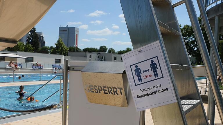 So hat das Freibad in Karlstadt die Corona-Maßnahmen im Jahr 2020 umgesetzt.&nbsp;