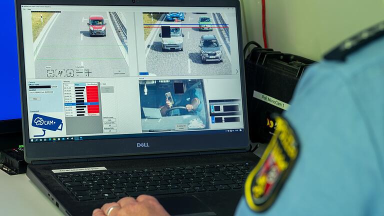 Protest gegen neue Super-Radarfallen in Frankreich - In Trier und Mainz wurden „Handy-Blitzer” erfolgreich getestet (Archivbild). Protest gegen neue Super-Radarfallen in Frankreich - In Trier und Mainz wurden „Handy-Blitzer” erfolgreich getestet (Archivbild).
