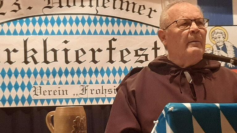 Manfred Just las als Bruder Barnabas der Polit-Prominenz beim Hofheimer Starkbierfest die Leviten.