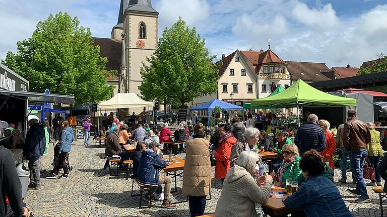 Markttreiben, Kulinarik und Live-Musik verschmelzen am kommenden Wochenende beim Genuss-Samstag auf dem Marktplatz.