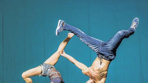 Körper-Kaleidoskope: Die DDC mit Breakin' Mozart im Theater