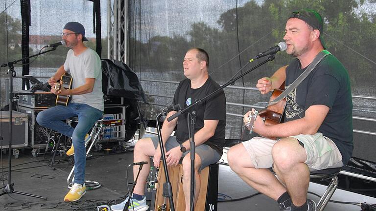 Das 'Trio lecker' sorgte für den musikalischen Rahmen beim Nachbarschaftsfest.