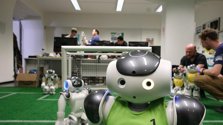 Leipziger Studenten bei Roboter-Fußball-WM       -  Das letzte Mal wurde die HTWK im Jahr 2018 in Montreal Weltmeister.