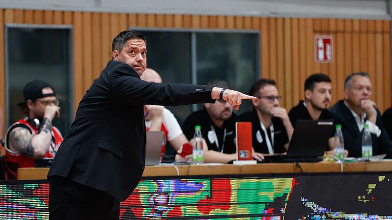 Head-Coach Sasa Filipovski (Würzburg Baskets) hofft auf einen Auswärtssieg seiner Mannschaft bei den MLP Academics Heidelberg.