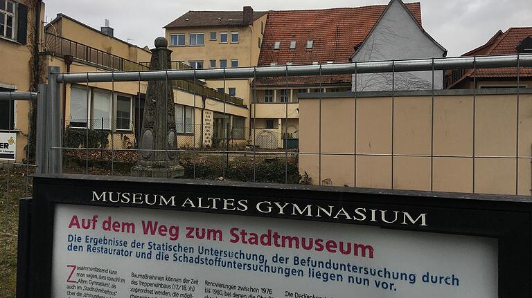 Am Martin-Luther-Platz entsteht nicht nur der Neubau des Kulturforums, es werden auch das Alte Gymnasium, die Alte Reichsvogtei und das Stadtschreiberhaus saniert.