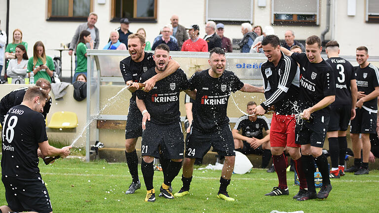 ++ Fussball, Bayernliga Nord - Relegation, game 1  ++  1.FC Sand vs. FSV Erlangen-Bruck       -  Relegation zur Bayernliga zwischen dem FSV Erlangen-Bruck und dem FC Sand