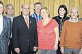 Vorsitzender Ralf Weigand (links) ehrte zusammen mit seinem Stellvertreter Günther Ritz (3. von links) zahlreiche engagierte Mitglieder des Männergesangvereins: Hans Högner, Kurt Lamparter, Felix Hümmer, Theresia Pfannes, Karin Rickel, Ferdinand Scheller, Georg Rau und Hermann Helmer.