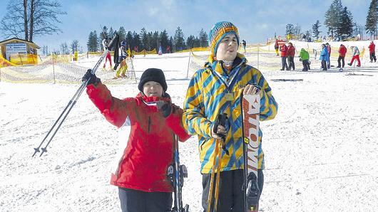 Sarah Rinkowitz und Bastian Krug waren bei den 4. Bayerischen &bdquo;Special Olympics Winterspielen&ldquo; in Lam im bayerischen Wald erfolgreich. Beide erzielten im Ski alpin &ndash; sowohl beim Riesenslalom als auch beim Super-G &ndash; wieder tolle Ergebnisse.