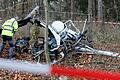 Hubschrauber abgestürzt       -  Die beiden Männer waren den Ermittlungen zufolge im Landkreis Neumarkt in der Oberpfalz gestartet. Beim Absturz wurden sie in dem Wrack eingeklemmt. (Archivbild)