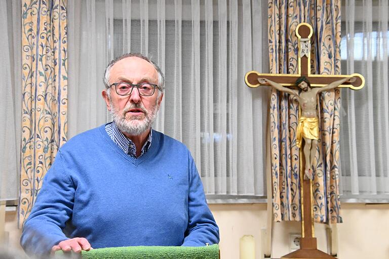 Erhard Bierig trug die Sage des Täubchens von Sachsenflur in bestem Sachsenflurer Dialekt vor und machte so Geschichte lebendig. Erhard Bierig trug die Sage des Täubchens von Sachsenflur in bestem Sachsenflurer Dialekt vor und machte so Geschichte lebendig.