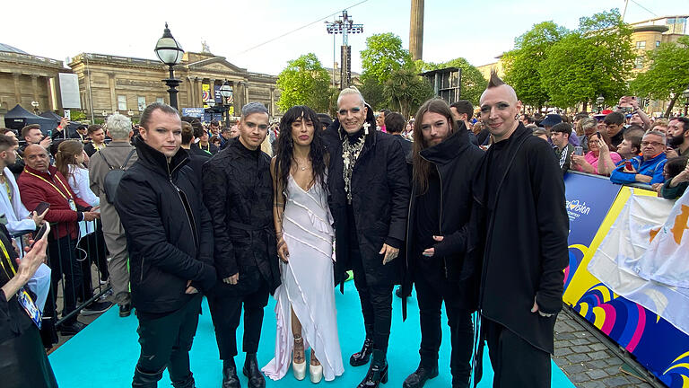 "Lord of the Lost" bei der Eröffnungszeremonie mit der späteren ESC-Gewinnerin Loreen. "Lord of the Lost" bei der Eröffnungszeremonie mit der späteren ESC-Gewinnerin Loreen.