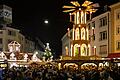 Viele Würzburgerinnen und Würzburger haben ihren Weihnachtsmarkt vermisst. Nach zwei Jahren Pause durch Corona kann er in diesem Jahr wieder stattfinden und lockt viele Besucherinnen und Besucher.