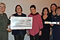 Spendenübergabe von links: Karoline Herbert, Roswitha Döbele, Elisabeth Ott, Manuela Wunderlich-Schmitt, Petra Kratz-Werder und Marlene Lauter