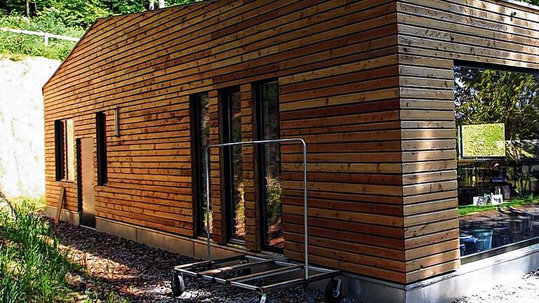 Endlich genug Platz: Das neue Werkstattgebäude des Fränkischen Theaters Schloss Maßbach bietet etwa dreimal so viel Platz wie die alte Werkstatt im Keller.