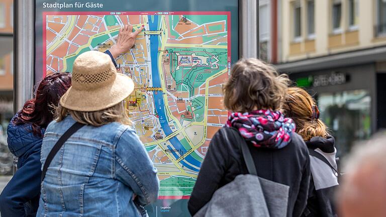 Nach zwei eher mageren Jahren kommen die Gäste 2022 wieder zahlreich nach Unterfranken. Auch in Würzburg werden die Übernachtungszahlen von 2019 fast wieder erreicht. Nach zwei eher mageren Jahren kommen die Gäste 2022 wieder zahlreich nach Unterfranken. Auch in Würzburg werden die Übernachtungszahlen von 2019 fast wieder erreicht. 