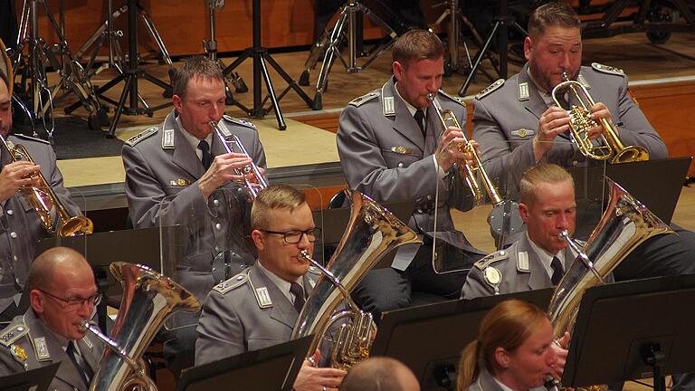 Das Heeresmusikkorps Veitshöchheim spielte im Max-Littmann-Saal in Bad Kissingen. - Das Heeresmusikkorps Veitshöchheim spielte im Max-Littmann-Saal in Bad Kissingen. Das Heeresmusikkorps Veitshöchheim spielte im Max-Littmann-Saal in Bad Kissingen. - Das Heeresmusikkorps Veitshöchheim spielte im Max-Littmann-Saal in Bad Kissingen.