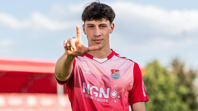 Seine zwei Tore vor der Pause brachten die Wende für den TSV Aubstadt: Moritz Gündling (im Bild).