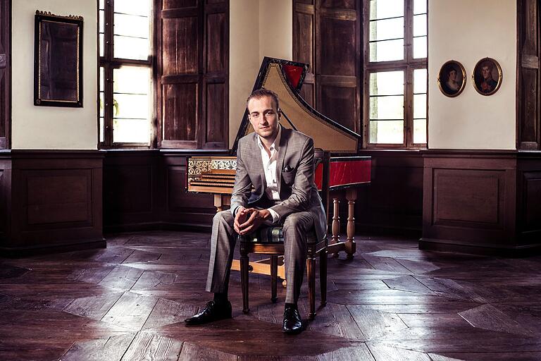 Alexander von Heißen spielt den Solopart in Johann Sebastian Bachs Cembalokonzert. Alexander von Heißen spielt den Solopart in Johann Sebastian Bachs Cembalokonzert.