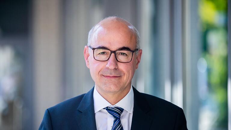 ZEW-Präsident Achim Wambach       -  Der Ökonom Achim Wambach mahnt angesichts der Regierungskrise in Deutschland und der Wahl von Trump Reformen an (Archivbild).