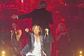 Klein, aber oho: Gianna Nannini zeigt bei &bdquo;Rock Meets Classic&ldquo; in der Würzburger s.Oliver Arena, wo's langgeht.