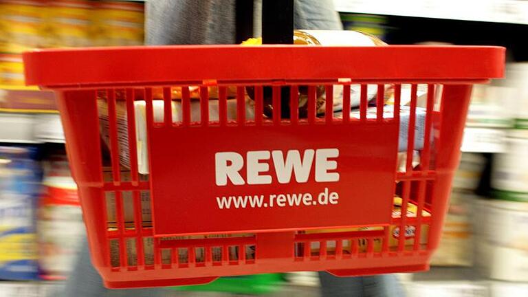 Rewe       -  Kommt Rewe nach Mellrichstadt? Die Entscheidung, ob der Bau des Supermarkts auf dem Streit-Gelände zugelassen wird, fällt im Juli.