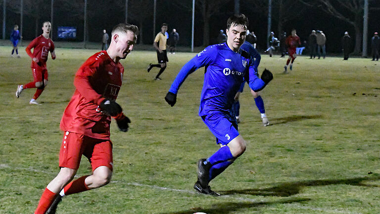 Finaler Härtest für FC Fuchsstadt, FC 06 Bad Kissingen und TSV Münnerstadt       -  Flutlicht-Duell der Traumtor-Schützen: Tizian Fella vom FC 06 Bad Kissingen (rechts) war unlängst Gast im aktuellen Sport-Studio. Ebenfalls an der legendären Torwand schießen darf in einigen Wochen Maurice Pache vom FC Fuchsstadt (links).