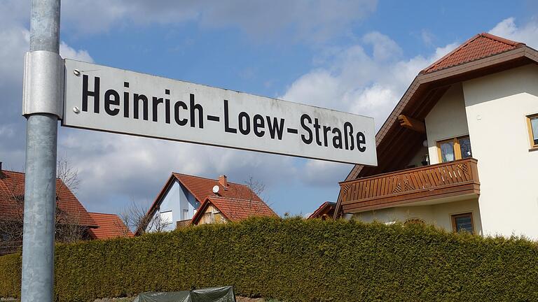Die Gemeinde erinnert an ihre Vorkämpfer im Waldprozess mit Straßennamen. Die Gemeinde erinnert an ihre Vorkämpfer im Waldprozess mit Straßennamen.