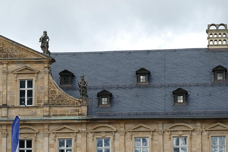 Auch das 6000 Quadratmeter große Dach der Neuen Residenz wurde neu gedeckt. Auch das 6000 Quadratmeter große Dach der Neuen Residenz wurde neu gedeckt.
