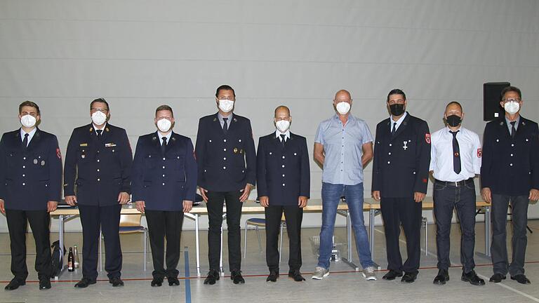 Die neugewählte Vorstandschaft der Feuerwehr Unterspiesheim (von links): erster Vorsitzender Julian Kiesel, stellvertretender Vorsitzender Kreisbrandinspektor Alexander Bönig, Kassenwart Georg Stahl, Schriftführer Manuel Schmitt, Vertrauensperson der aktiven Mitglieder Benedikt Schuster, Vertrauensperson der passiven Mitglieder Harald Weber, Versorgungswart Sebastian Henkel und die beiden Kassenprüfer Michael Kobosil und Theo Nöth.