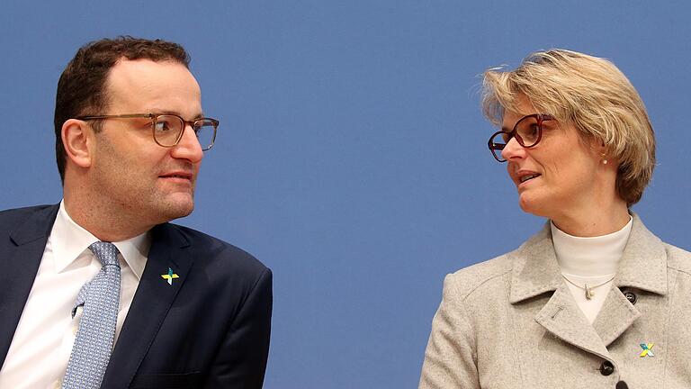 Bundesgesundheitsminister Jens Spahn und Forschungsministerin Anja Karliczek (beide CDU) beim Startschuss der 'Nationalen Dekade gegen Krebs' am 29.Januar.