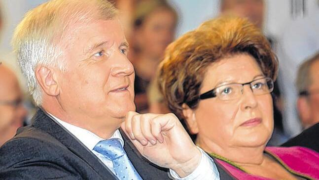 Horst Seehofer und Barbara Stamm am Freitag in Würzburg.NORBERT SCHWARZOTT