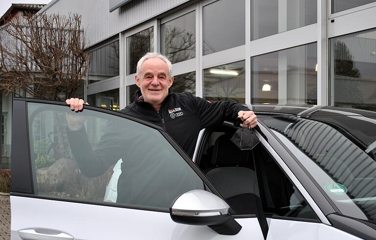 Udo Hart vom Autohaus Hölzer gibt nicht nur den Autoherstellern Schuld an der momentanen Lage, sondern auch den Einkäufern.