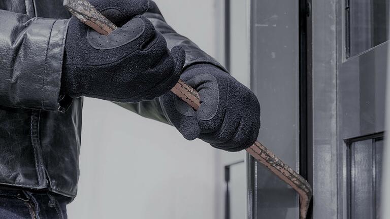Einbrecher verschafften sich Zugang zu einem Betriebsgelände in Steinfeld.
