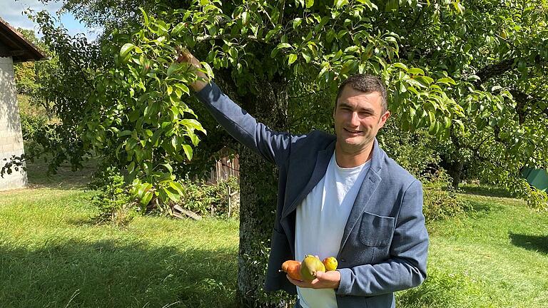 Birnensaft aus Streuobst: Dies möchte der ausgebildete Baumwart Michael Tulit aus Unterelsbach zusammen mit der Agrokraft als Projekt mit anderen Streuobstwiesenbewirtschaftern angehen. Der Projektname: Birnensaft aus Streuobst.