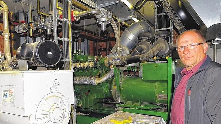 Jede Menge Technik: Bernd Hückl versorgt zukünftig Teile von Fladungen und das Freilandmuseum mit Nahwärme aus seiner Biogasanlage. Eine Erweiterung ist bereits geplant, um auch für unvorhergesehene Spitzenbelastungen in der kalten Jahreszeit gerüstet zu sein.