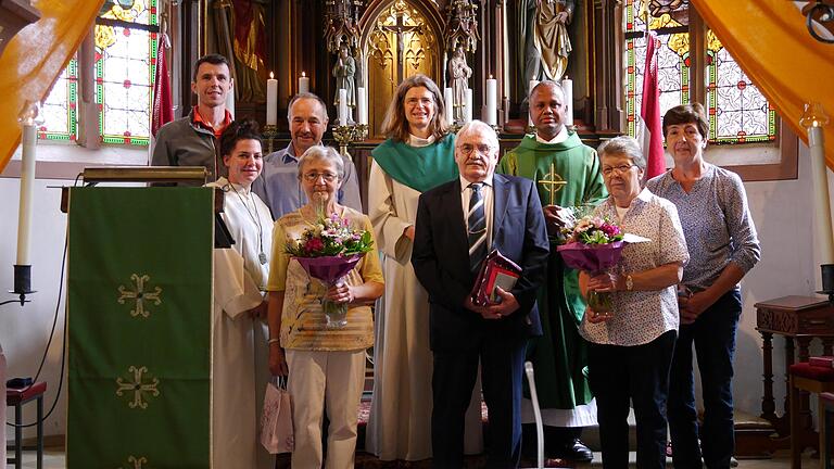 Der Pfarrgemeinderat Tiefenstockheim: (von hinten links) Thomas Kellmann, Franz Ruhl, Andrea Friedrich, Pater Wilson Packiam, Gudrun Müller, (von vorne links) Barbara Ruhl, Elfriede Schmitt, Henry Klopf und Hannelore Endres.