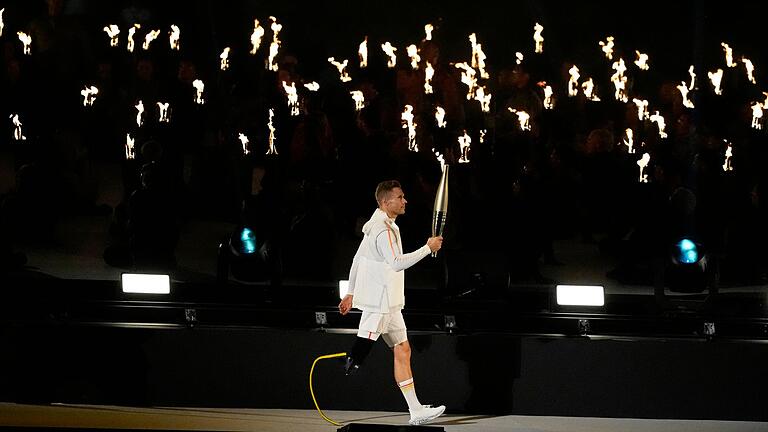 Paralympics Paris 2024 - Markus Rehm bei der Eröffnungsfeier       -  Prothesen-Weitspringer Markus Rehm ist großer Gold-Favorit.